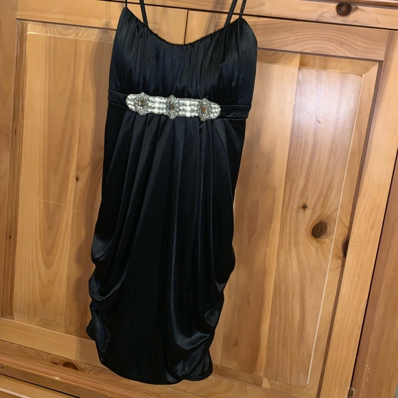 Sexy Little Black Dress! - Picture 2 of 7